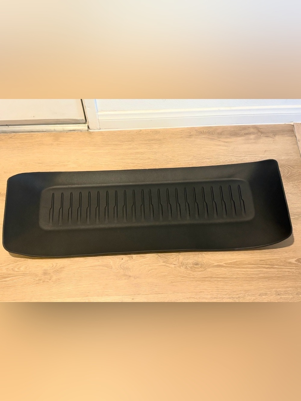 NWT — Tesla Rear Well TPE-Rubber Liner, PN: 1669545–00-A